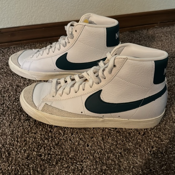 Nike Blazers - Picture 3 of 5